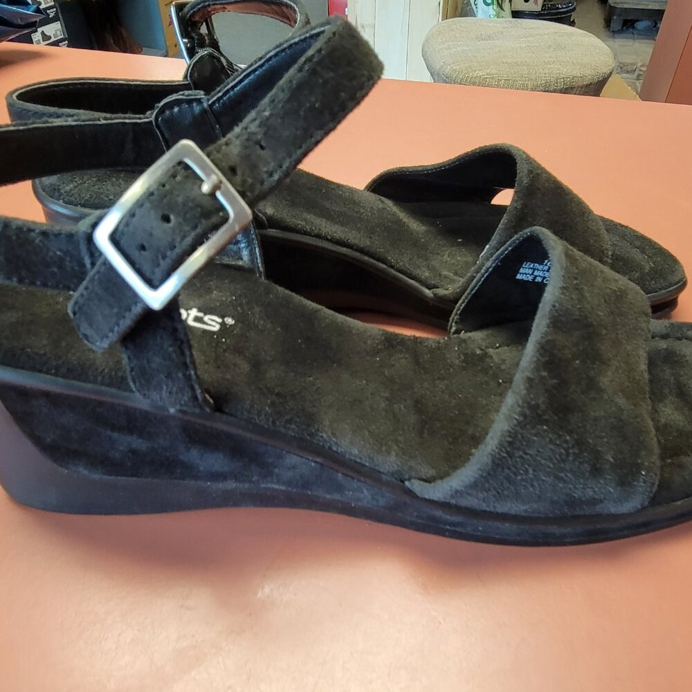 New Soft Spots Black Ankle Strap Wedge Sandals 7M